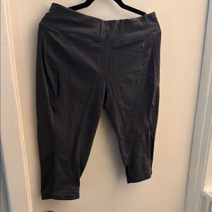 Danskin Women's Dark Gray Capri Leggings